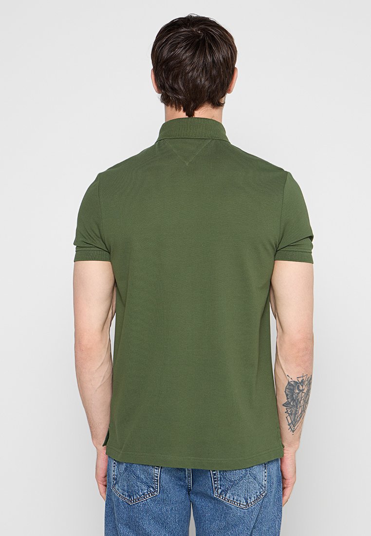 REGULAR FIT Media 3