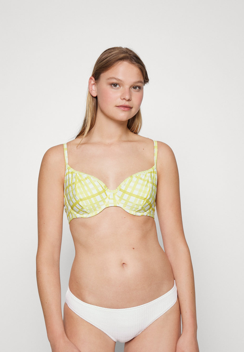AMALFI CHECK UNDERWIRE Media 3