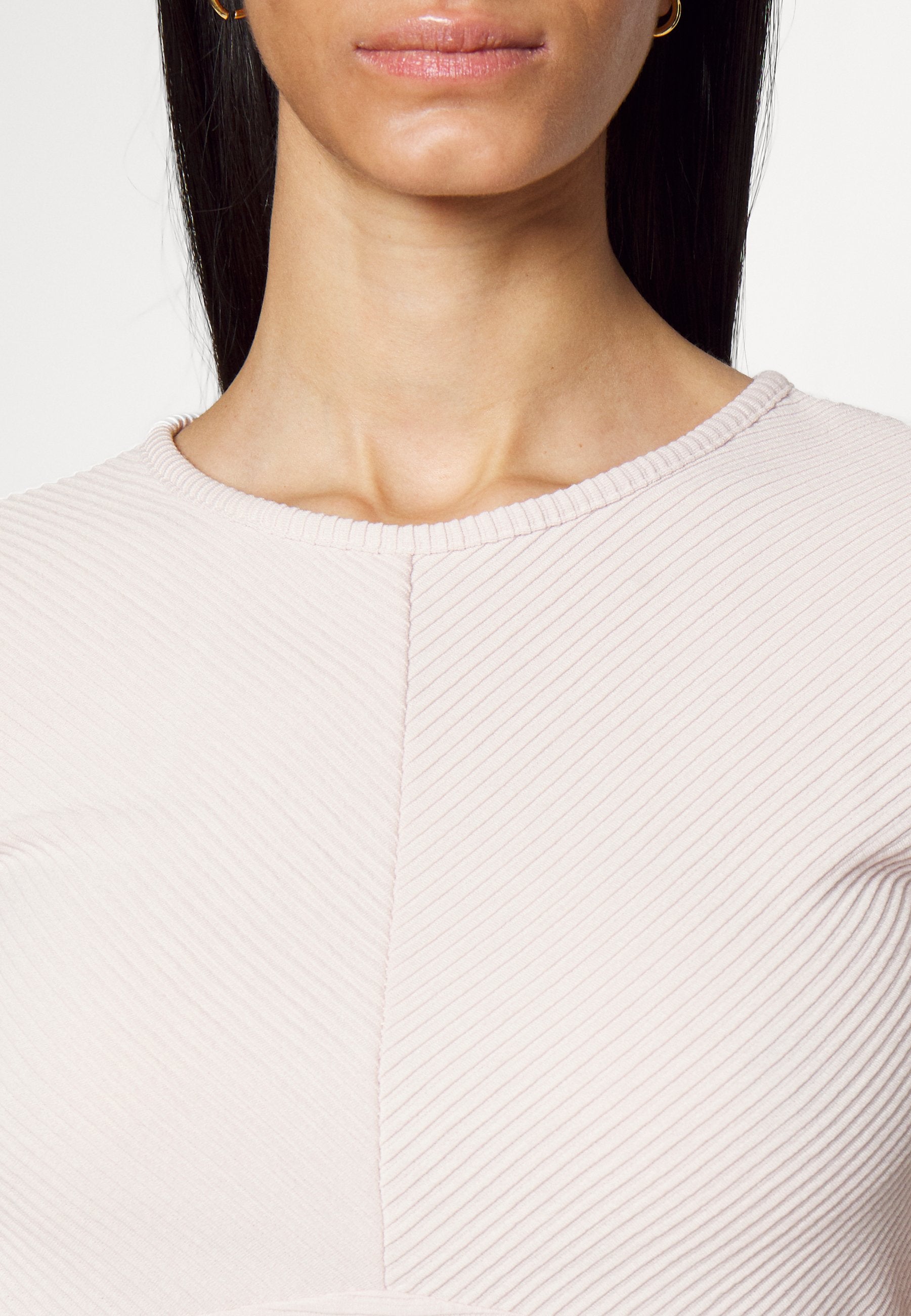 Club Monaco OPEN BACK
