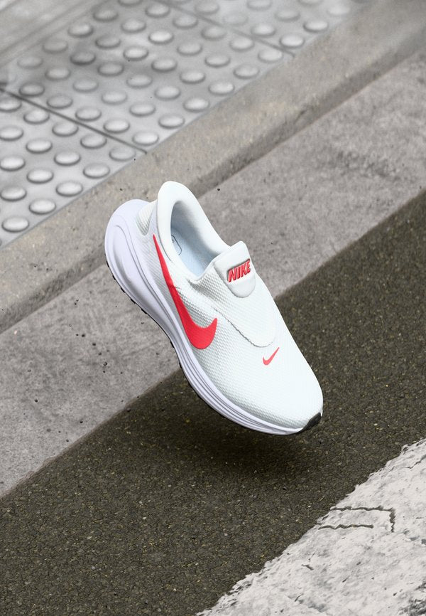 Nike Performance REVOLUTION 8 EASYON - Road running shoes - white/light crimson/off white