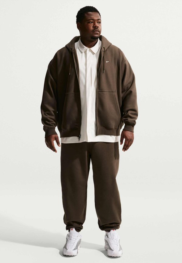 Nike Sportswear SOLO LOOSE FIT - Zip-up sweatshirt - dark hazel/white