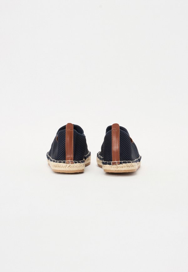Pier One by Zalando