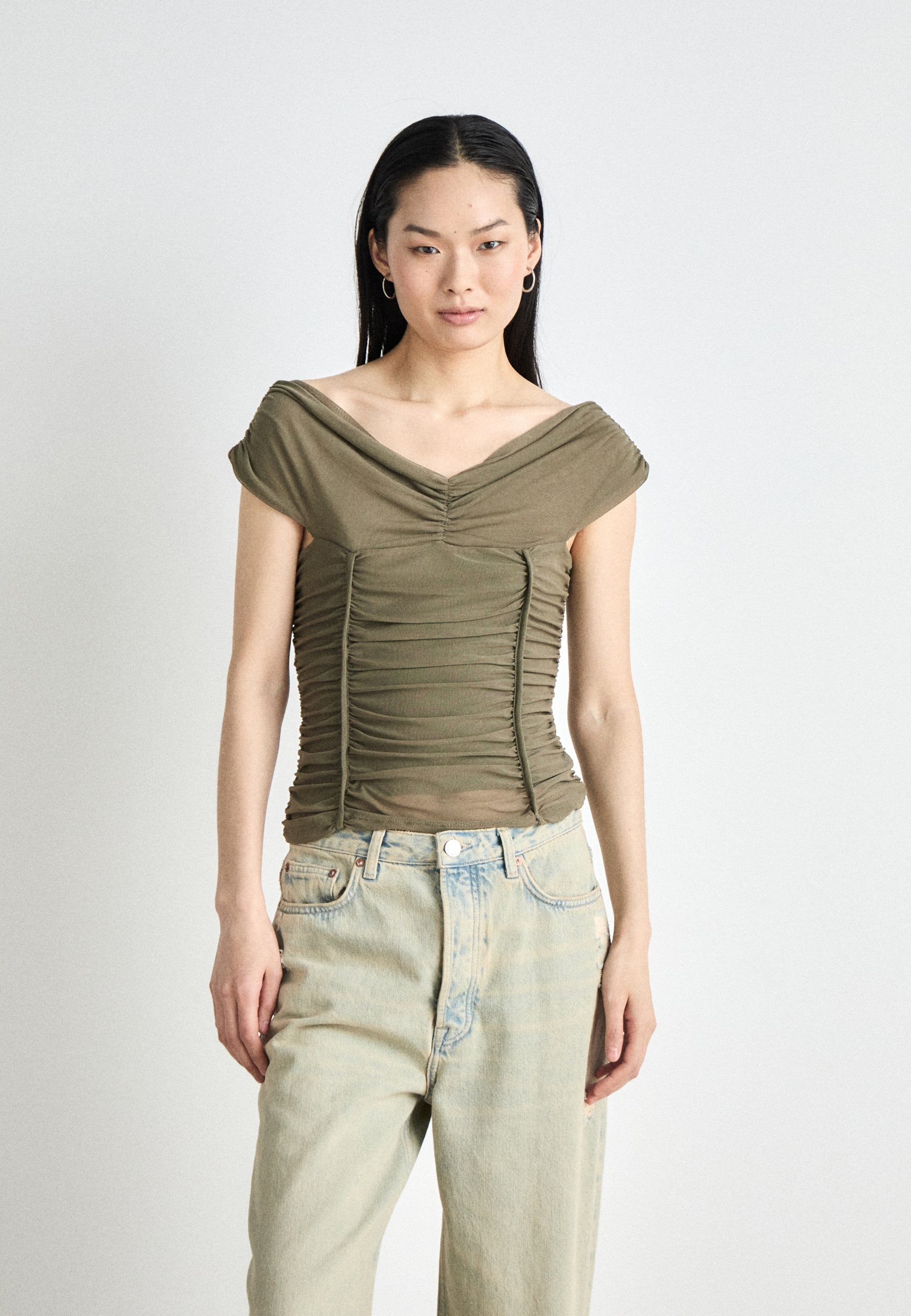 Gestuz OFF SHOULDER