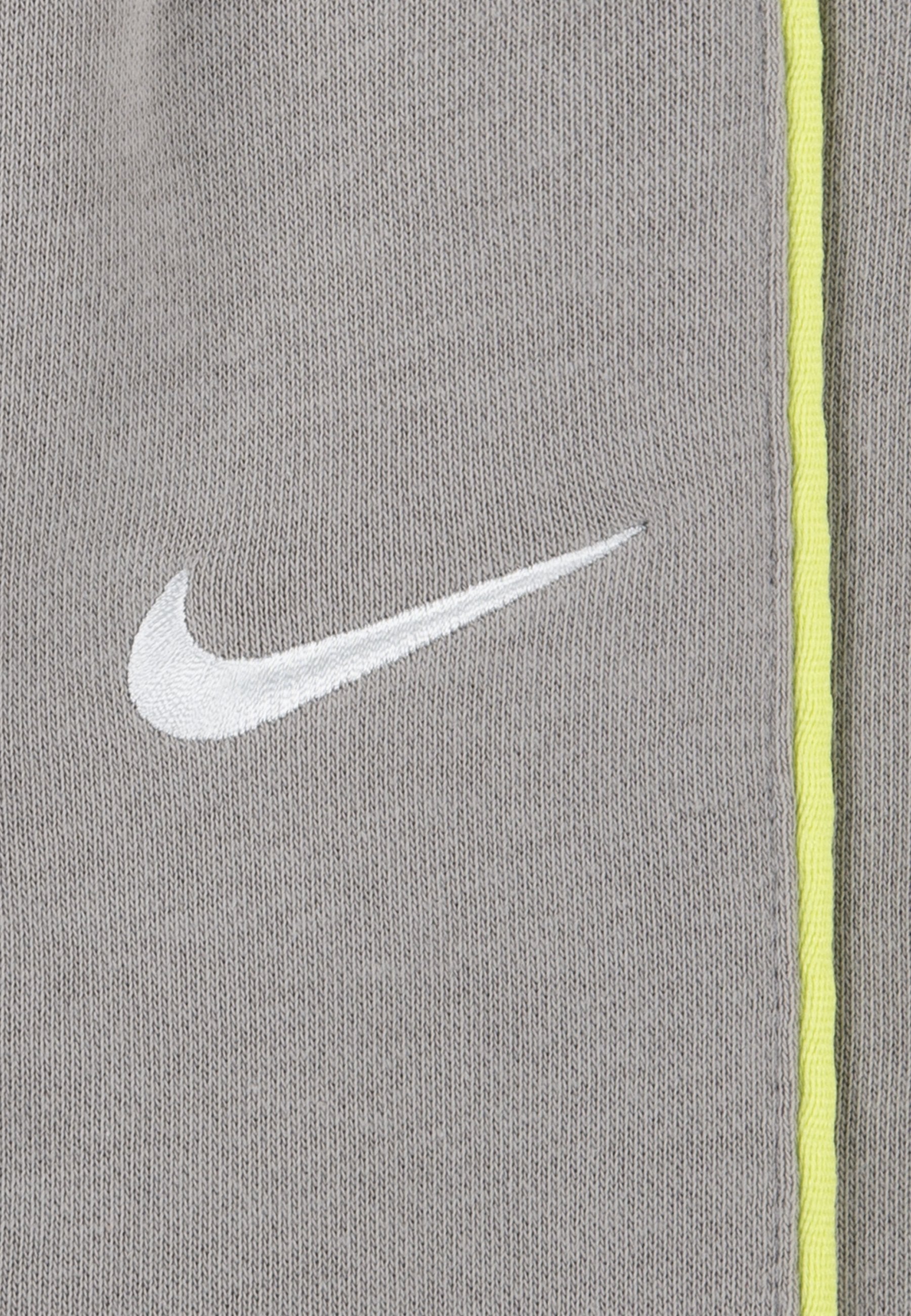 Nike Sportswear ESSENTIALS CREW SET