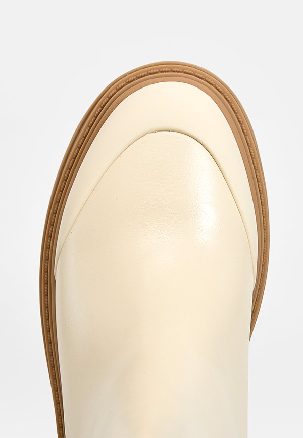 Pinko MIA