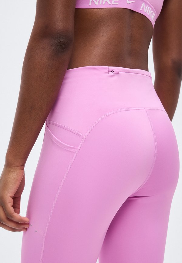 Nike Performance SWIFT