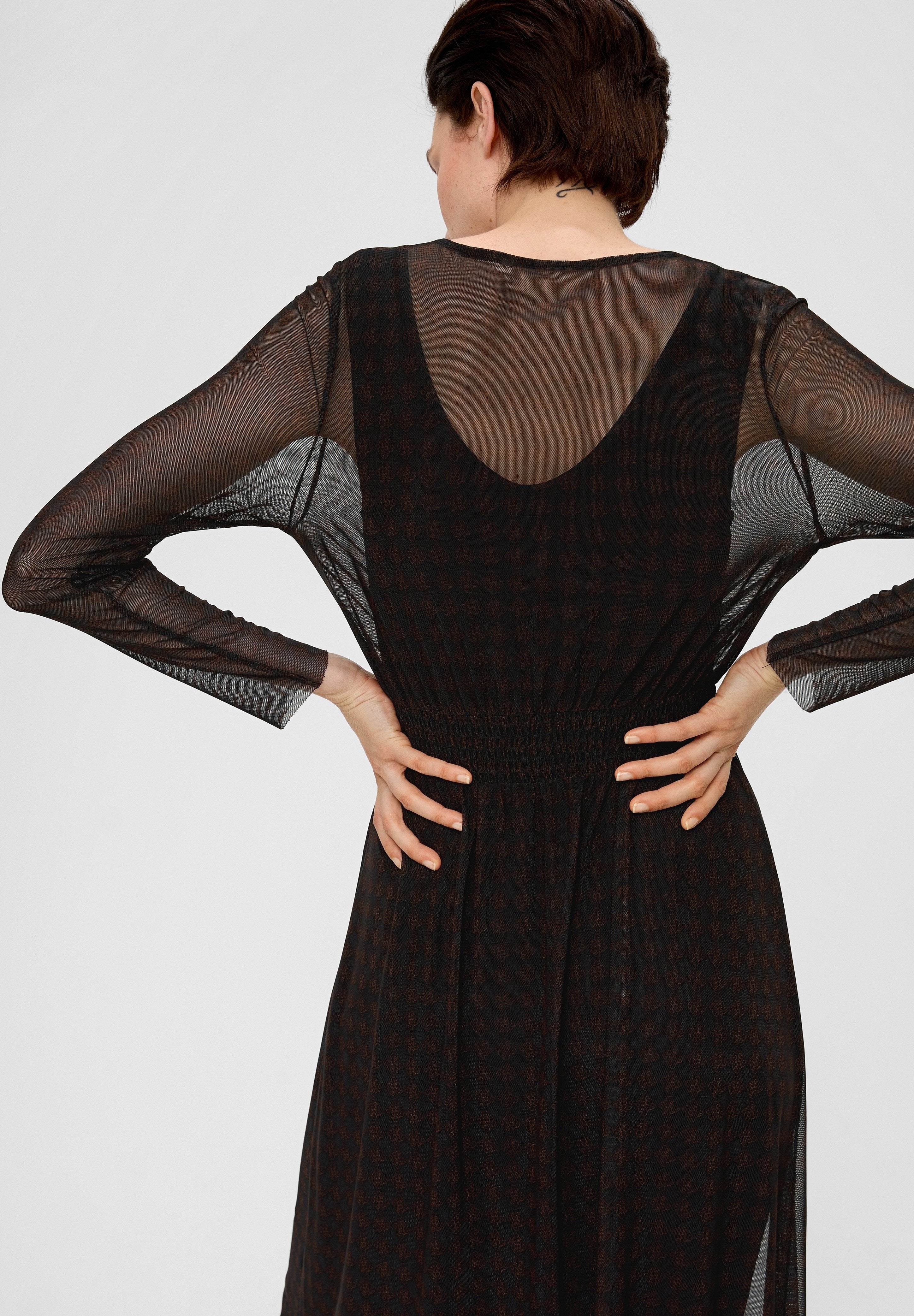s.Oliver BLACK LABEL  MIT SMOK DETAIL