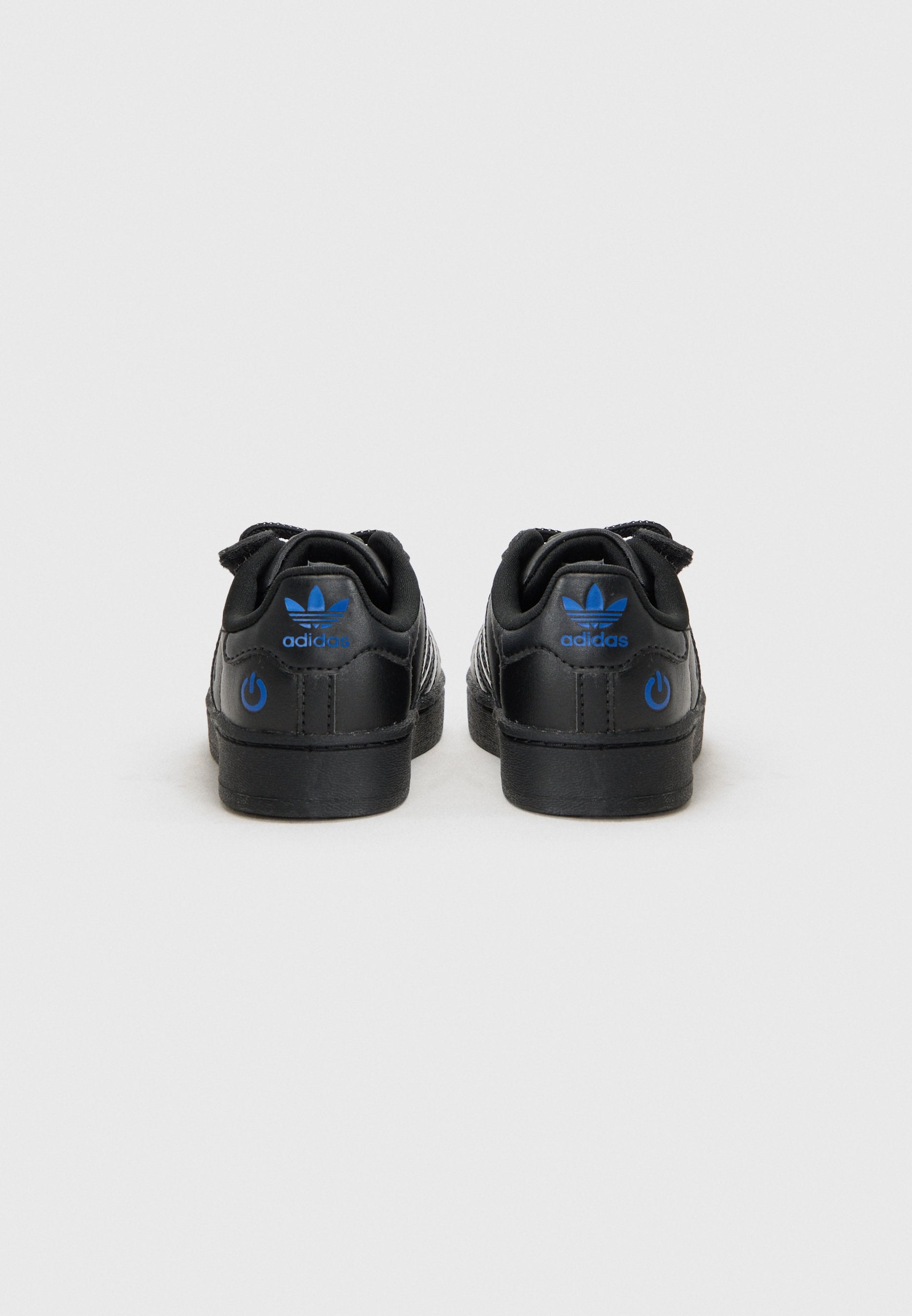 SUPERSTAR LED Media 3