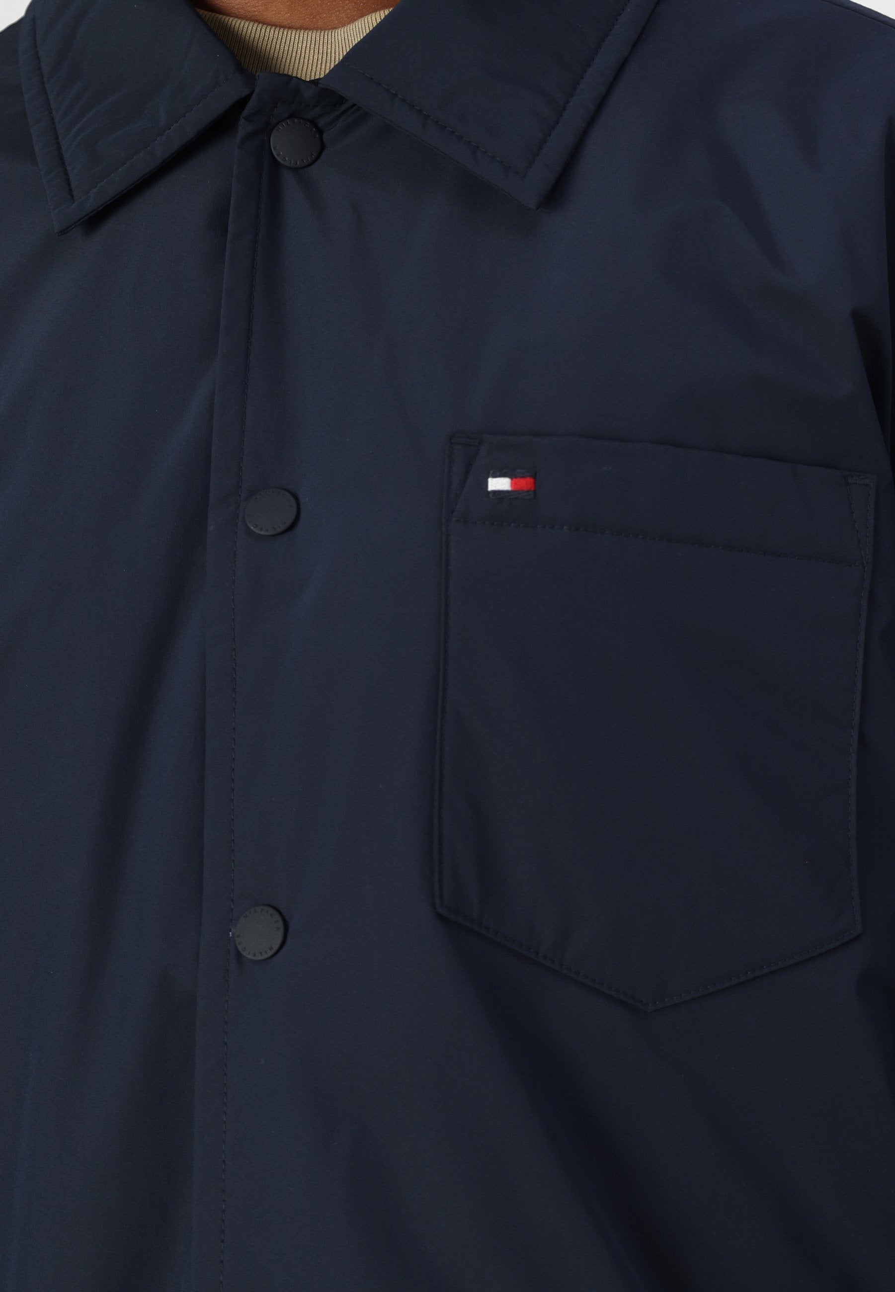 PACKABLE SHIRT JACKET Media 6