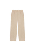 Beige Leinenhosen mit geradem Schnitt, zwei vorderen Falten, einer vorderen Knopfverschluss und Taschen auf beiden Seiten.