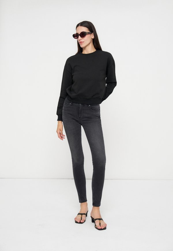 Armani Exchange