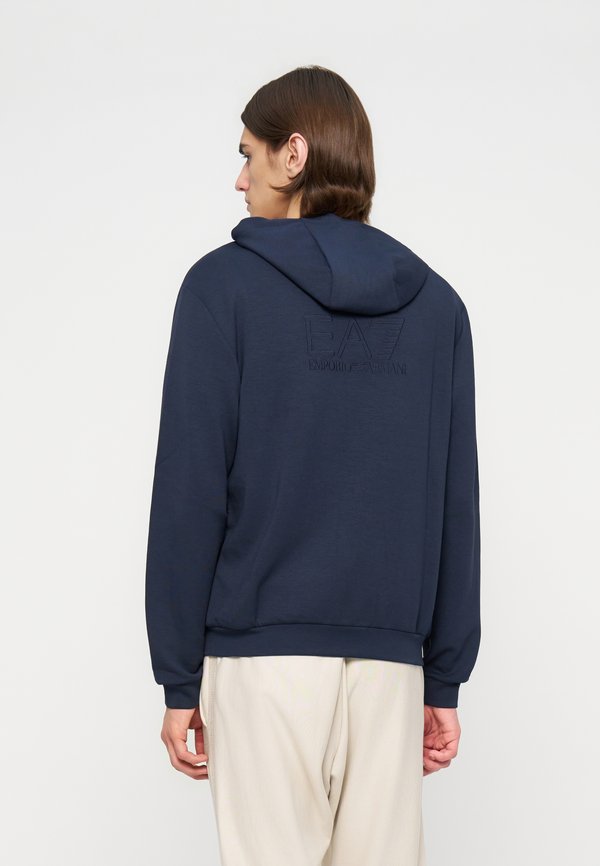 EA7 Emporio Armani