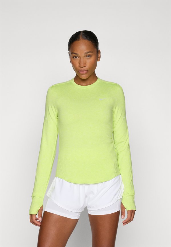 Nike Performance SWIFT
