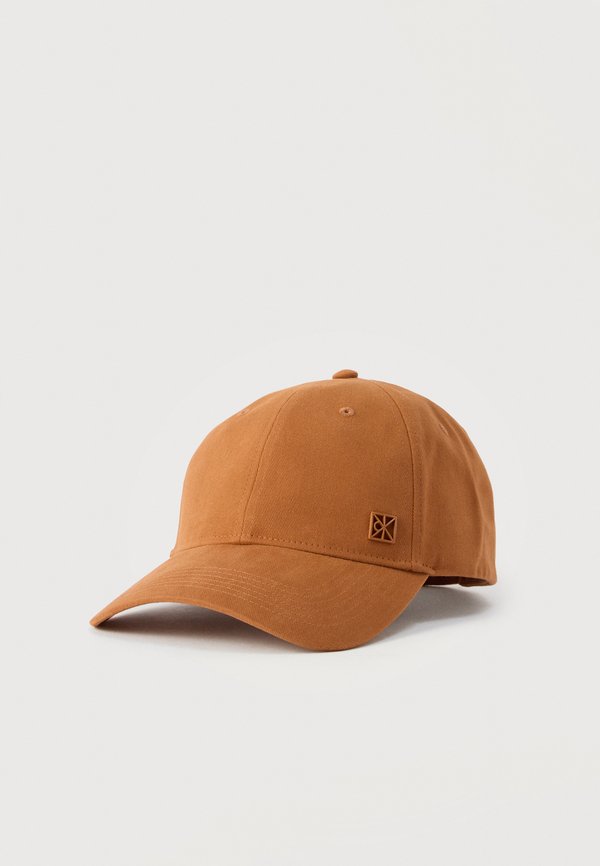 Calvin Klein EMBLEM HARDWARE BASEBALL UNISEX - Cap - argan oil