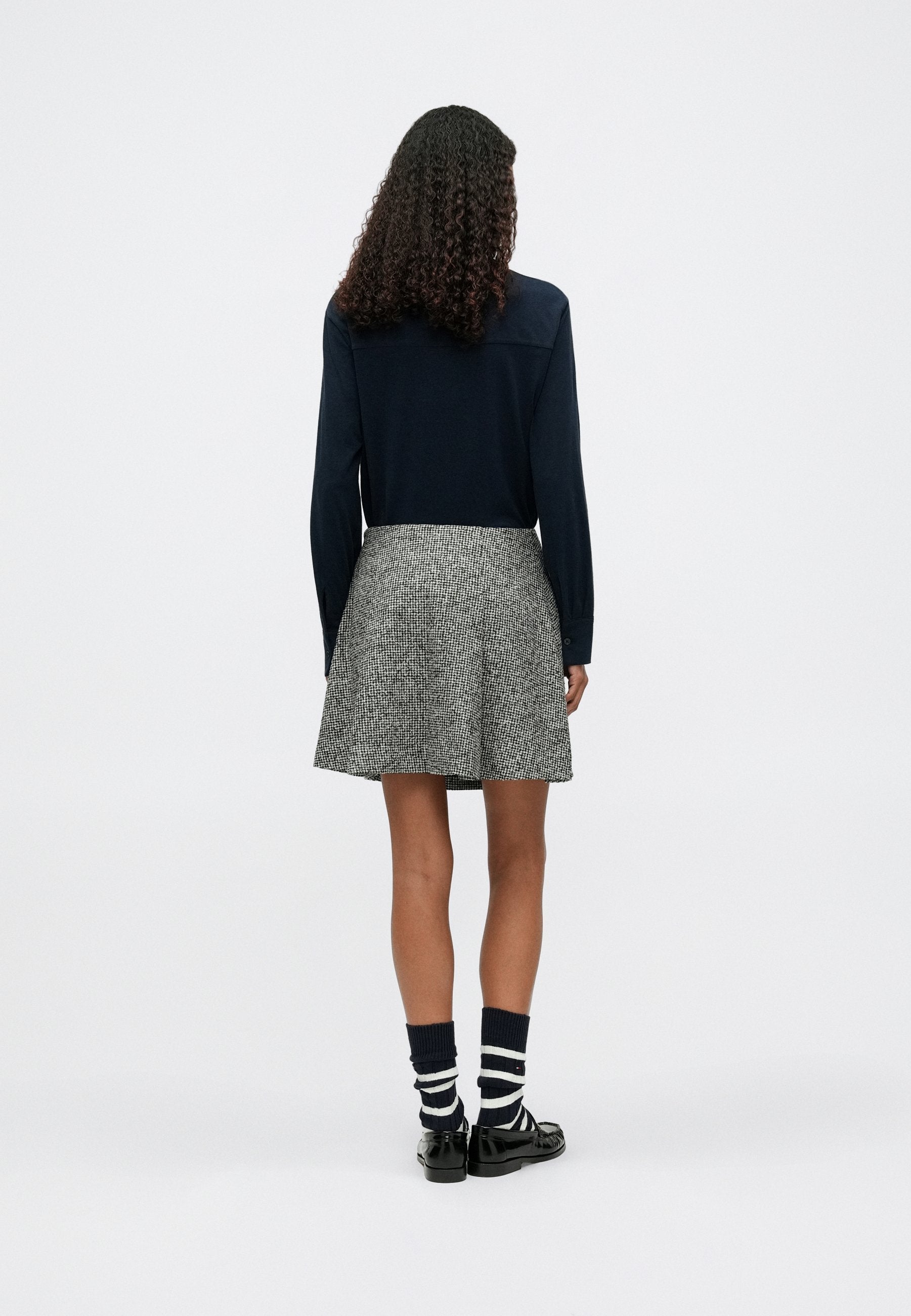 FESTIVE RELAXED HOUNDSTOOTH WOOL BLEND MINI SKIRT Media 4