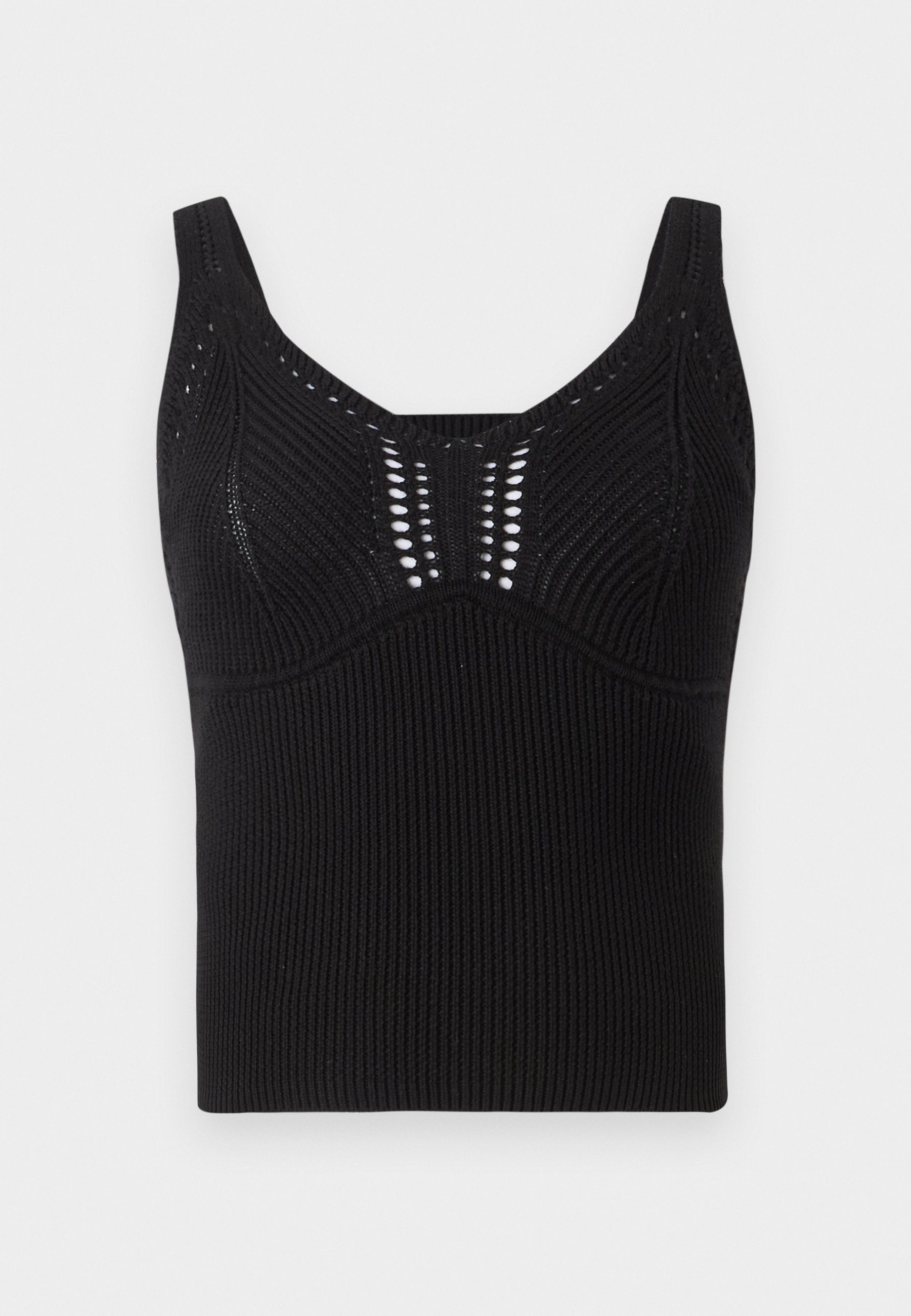 Schwarzes gestricktes Tanktop mit gerippter Struktur, breiten Trägern und tiefem Ausschnitt sowie dekorativen offenen Webmustern an der Vorderseite.