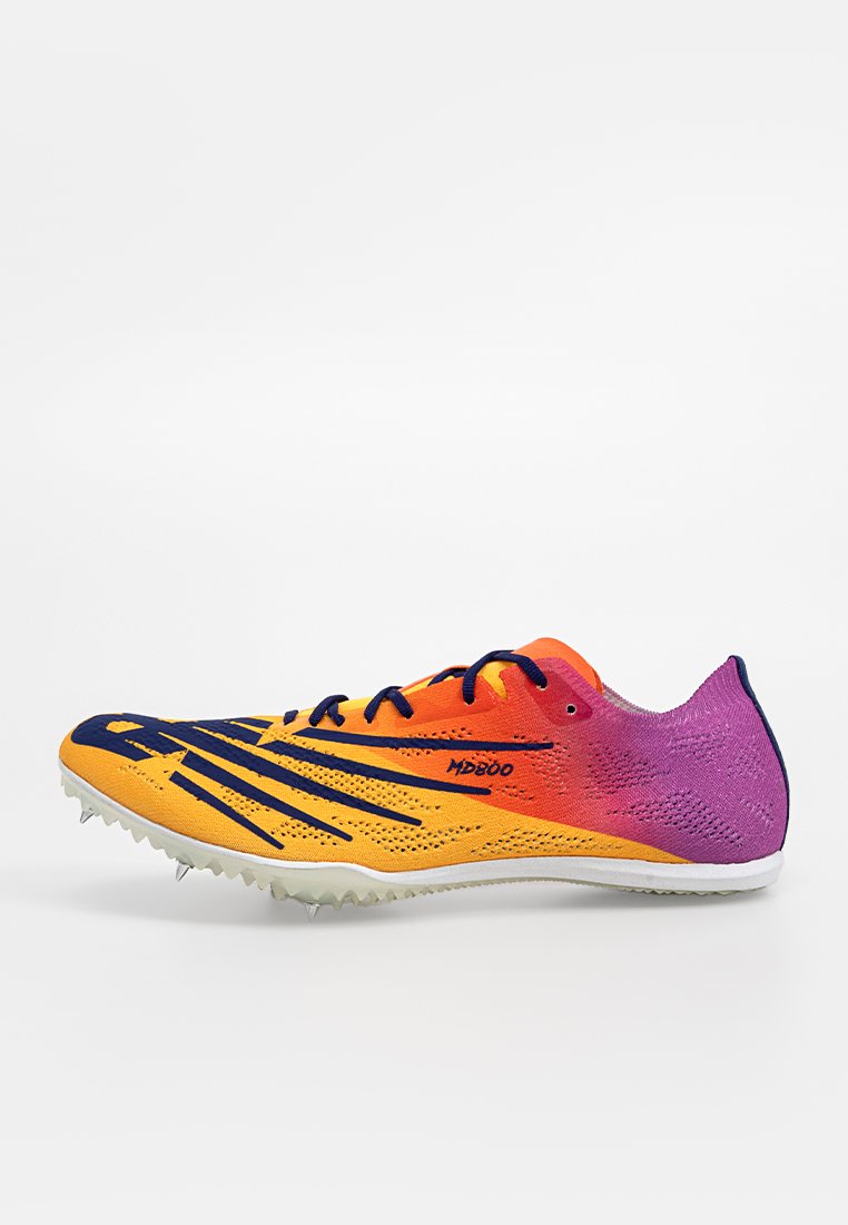 New Balance Spikes Media 1