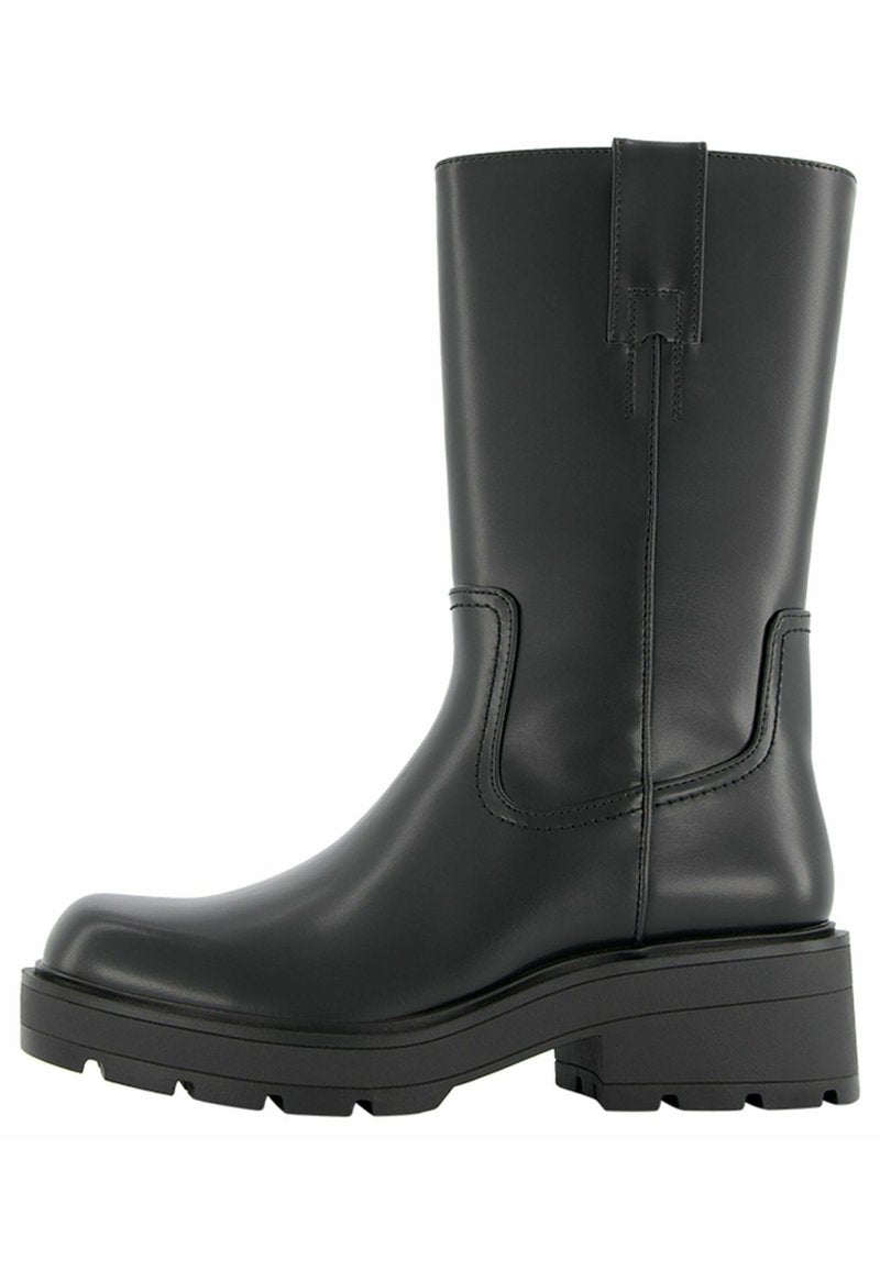 Bershka Plateaustiefelette Media 1