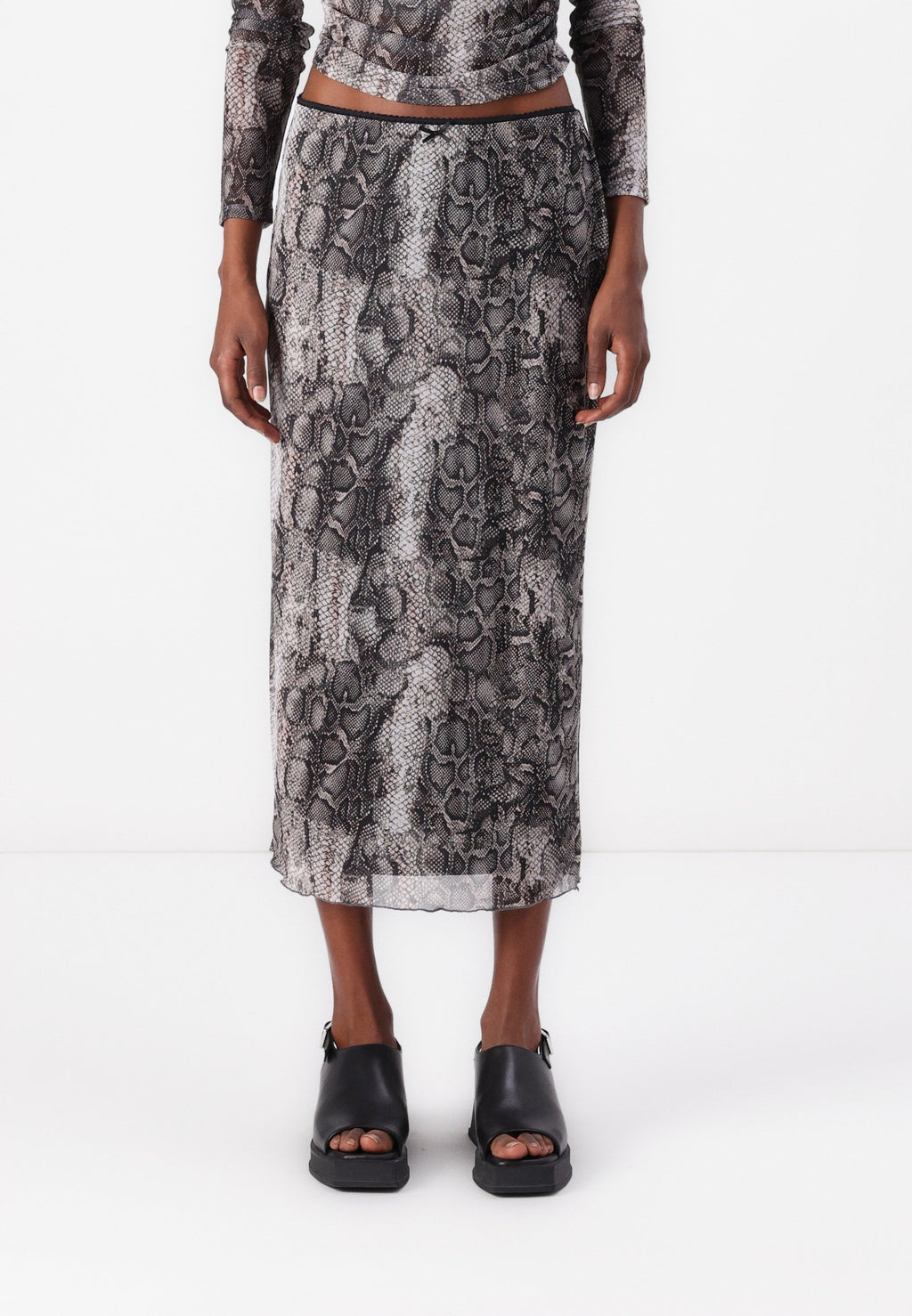 Noisy May Maxi Mesh