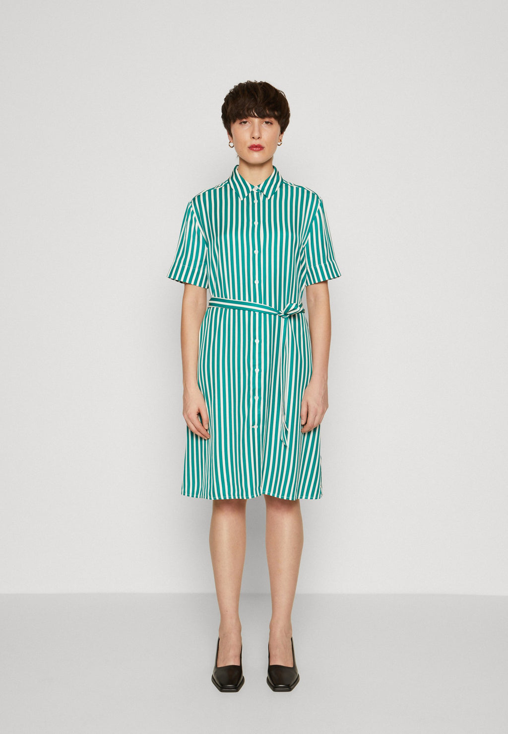 FLUID STRIPE KNEE SHIRT DRESS Media 3