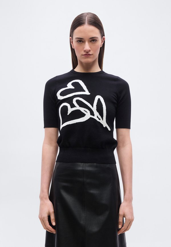 DKNY GRAFFITI HEARTS