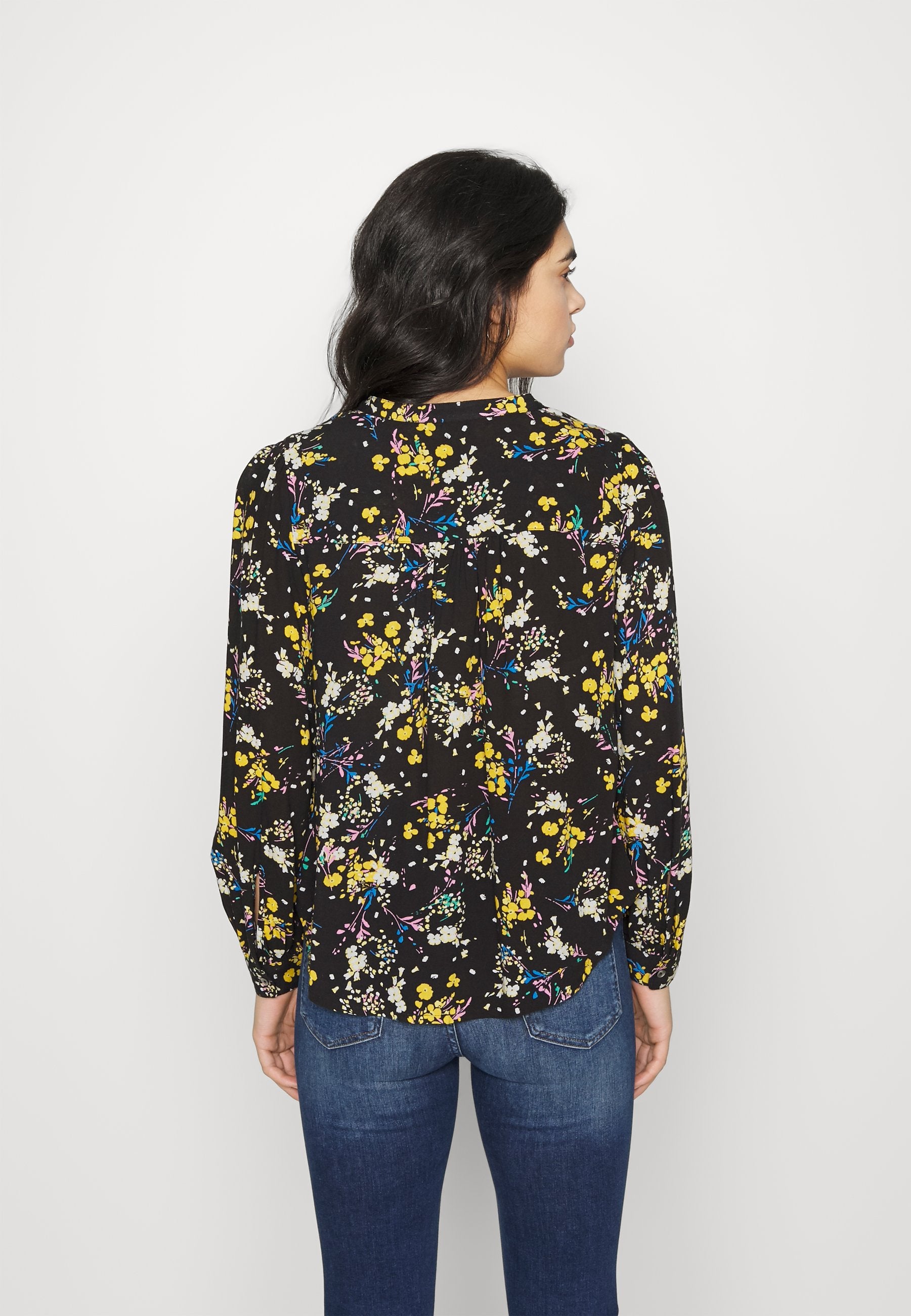 Marks & Spencer YOKE DETAIL