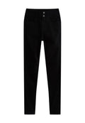 Schwarze Skinny-Jeans aus Denim mit hoher Taille, ausgestattet mit zwei Fronttaschen, zwei Gesäßtaschen und zwei metallischen Knopfverschlüssen am Bund.