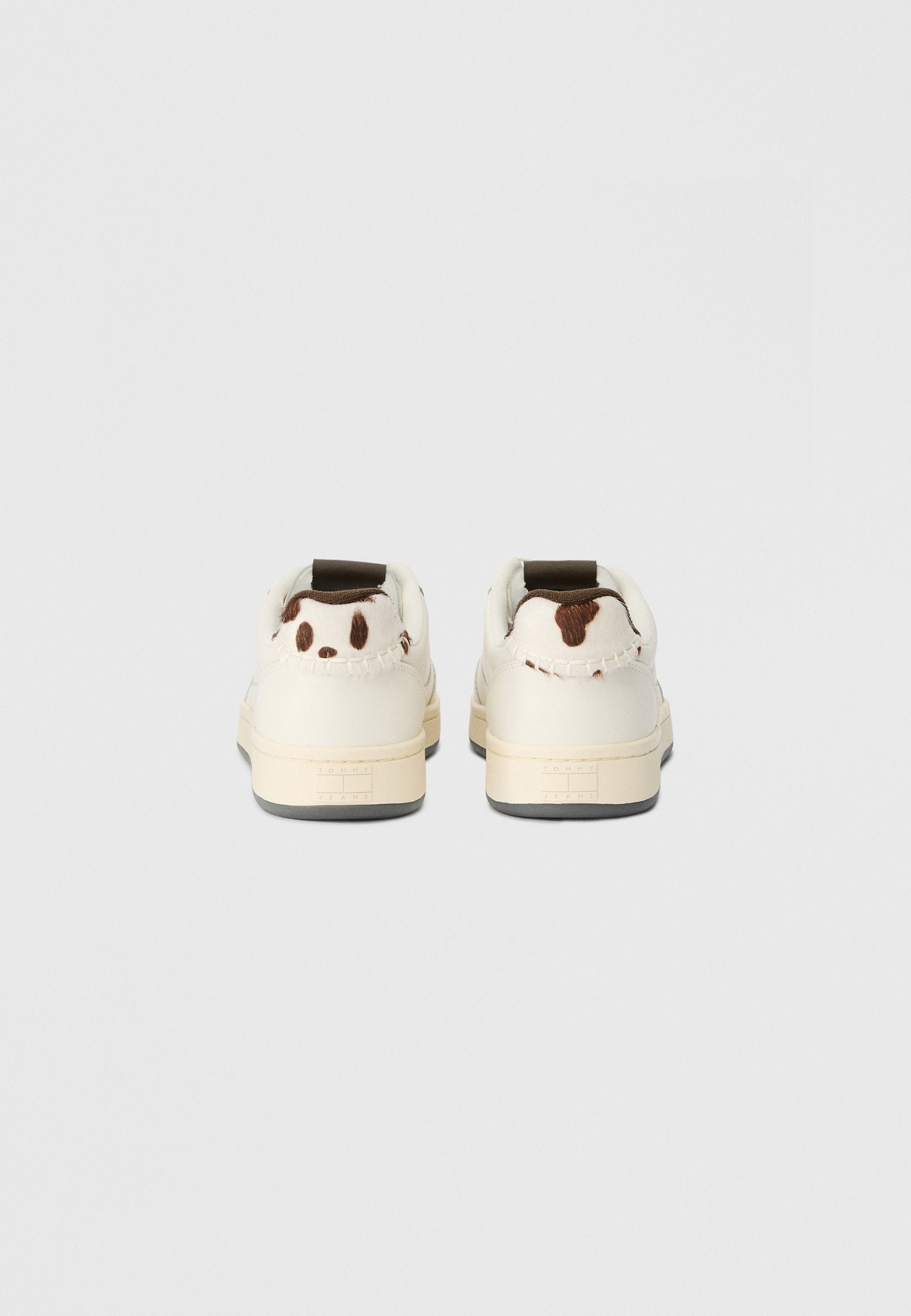 Tommy Jeans ARCHIVE COURT COW PRINT LEATHER TRAINERS