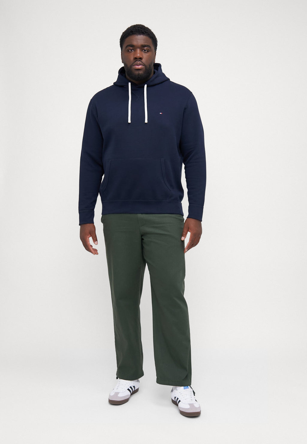 ESSENTIAL HOODY Media 2