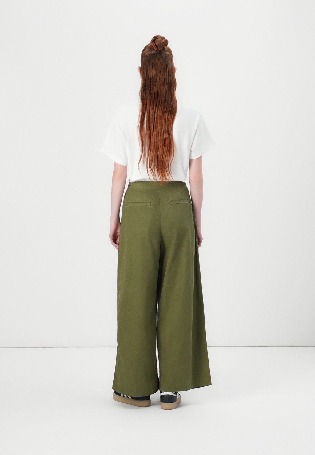 GAP WIDE LEG