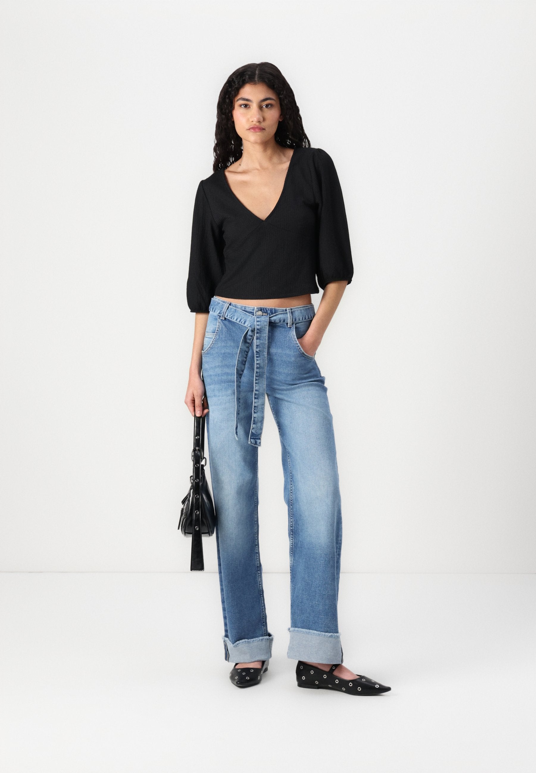 ONLZADDIE WIDE LEG BELT FOLD UP Media 2
