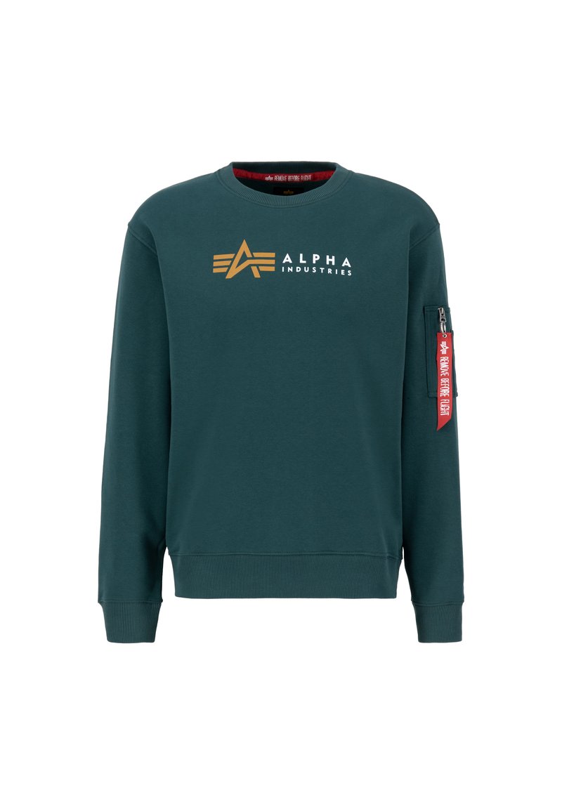 Grüne Sweatshirt mit Rundhalsausschnitt, ausgestattet mit einem goldenen Logo und einer Reißverschlusstasche am Ärmel mit einem roten Akzentanhänger. Material aus Baumwollmischung.