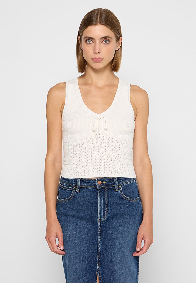 Hollister Co. EMEA