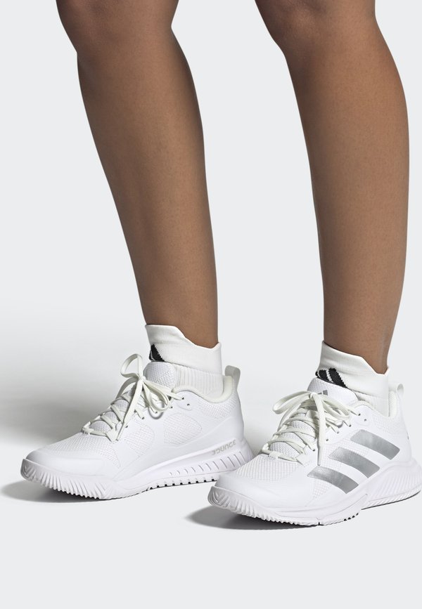 adidas Performance ADIDAS PERFORMANCE COURT TEAM BOUNCE 2.0 SHOES - Training shoe - cloud white /silver metallic /grey one