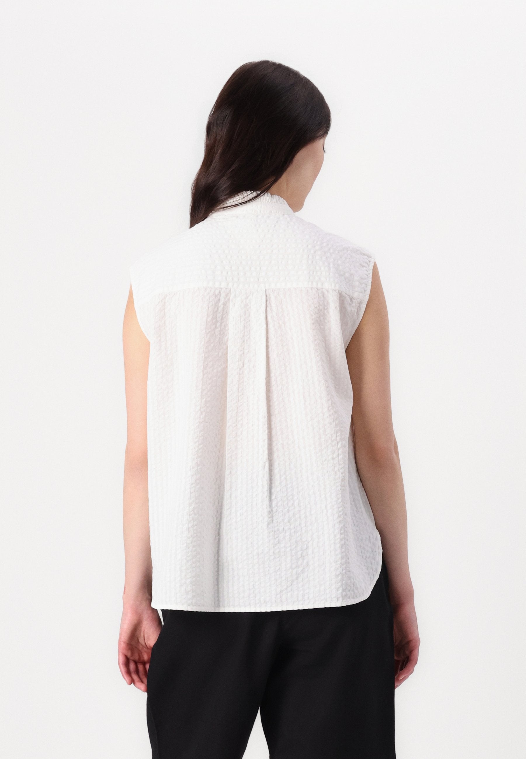 RUFFLE SHIRT Media 4