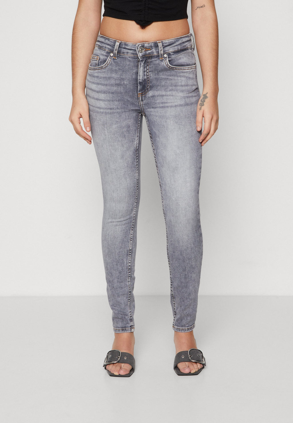 ONLBLUSH MID WAIST Media 3
