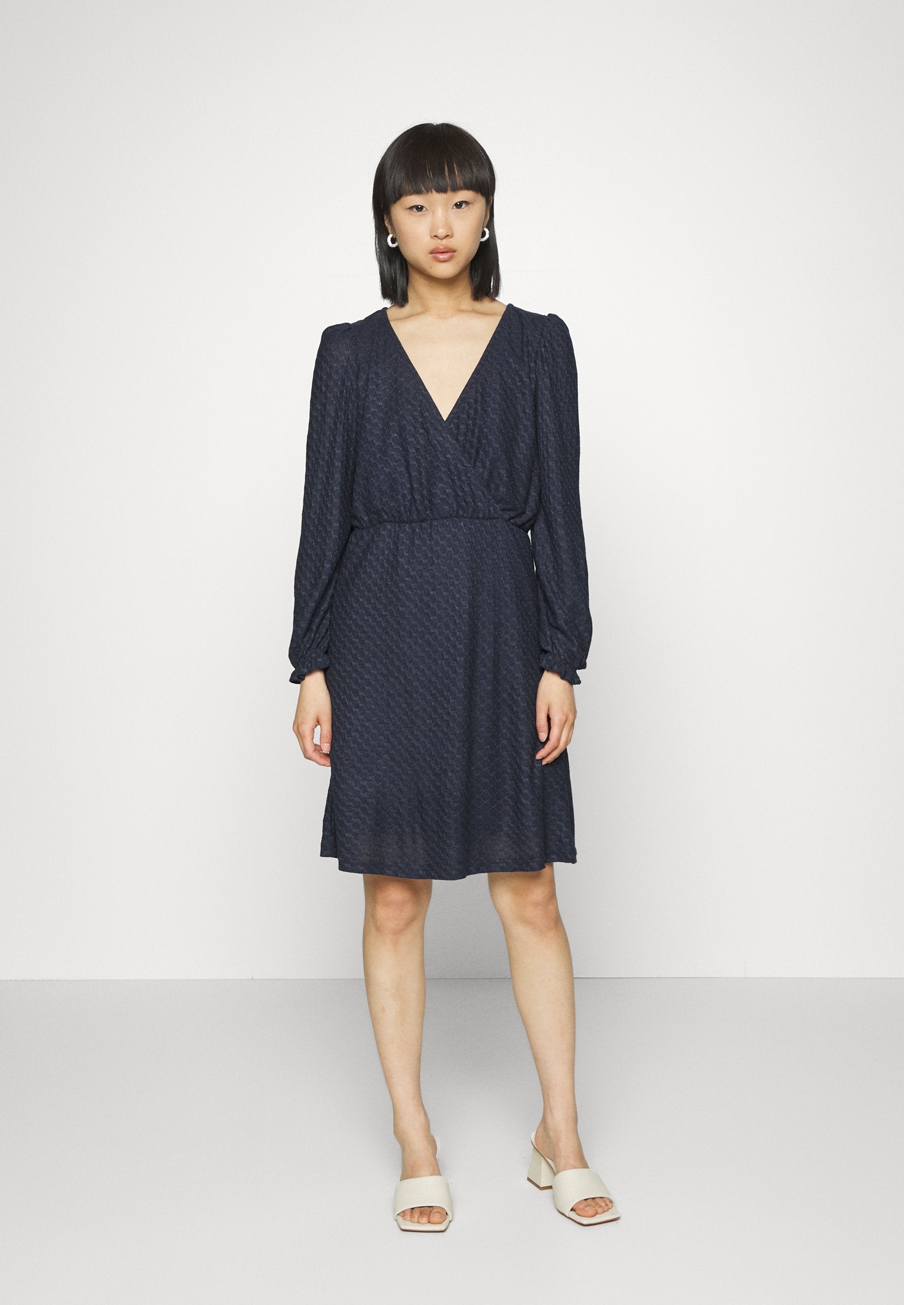 ONLSTEFFIE DRESS Media 3
