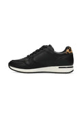 Schwarze Sneaker mit einem glatten Leder-Obermaterial, Schnürdesign, weißer Sohle und einem Leopardenmuster-Akzent an der Ferse. Strukturierte Oberflächendetails.