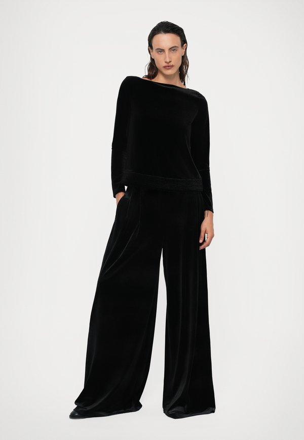 Norma Kamali PLEATED PANT
