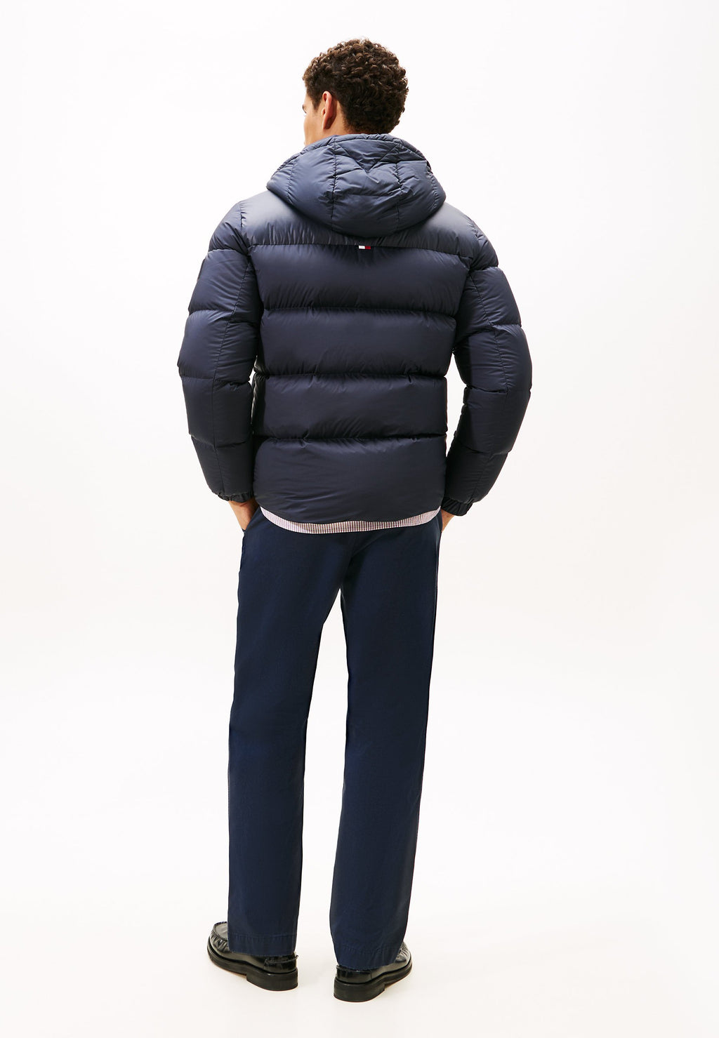 HOODED PUFFER Media 4