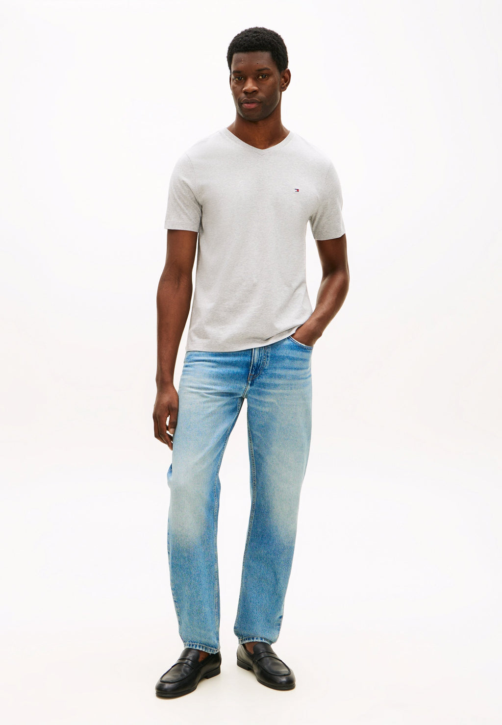ESSENTIALS TEE Media 2