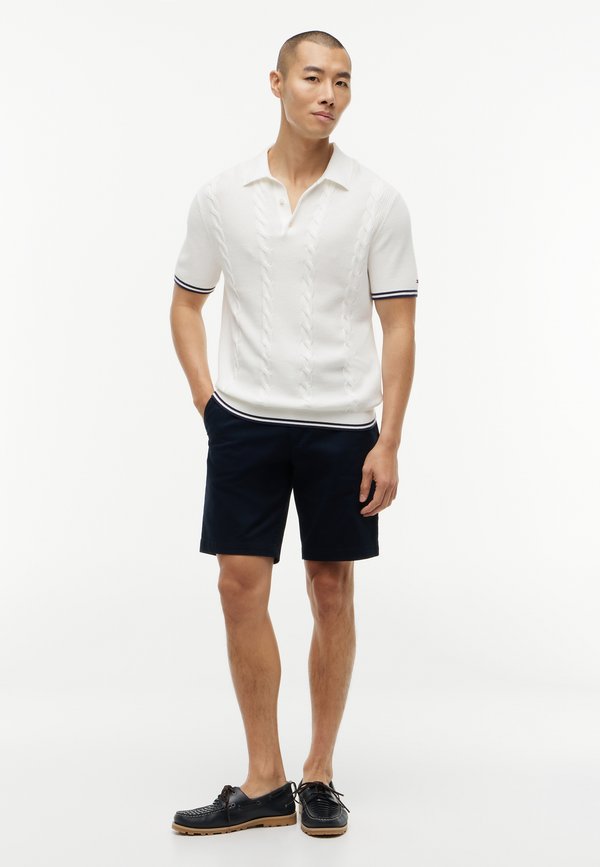 Tommy Hilfiger CABLE KNITTED S/S POLO - ELEVATED ESSENTIALS - Polo shirt - ivory petal