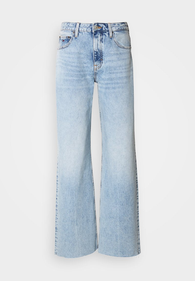 Helle blaue, weite Jeans mit verblasster Denim-Textur, hoher Taille und klassischem Fünf-Taschen-Design. Mit Knopf- und Reißverschluss.