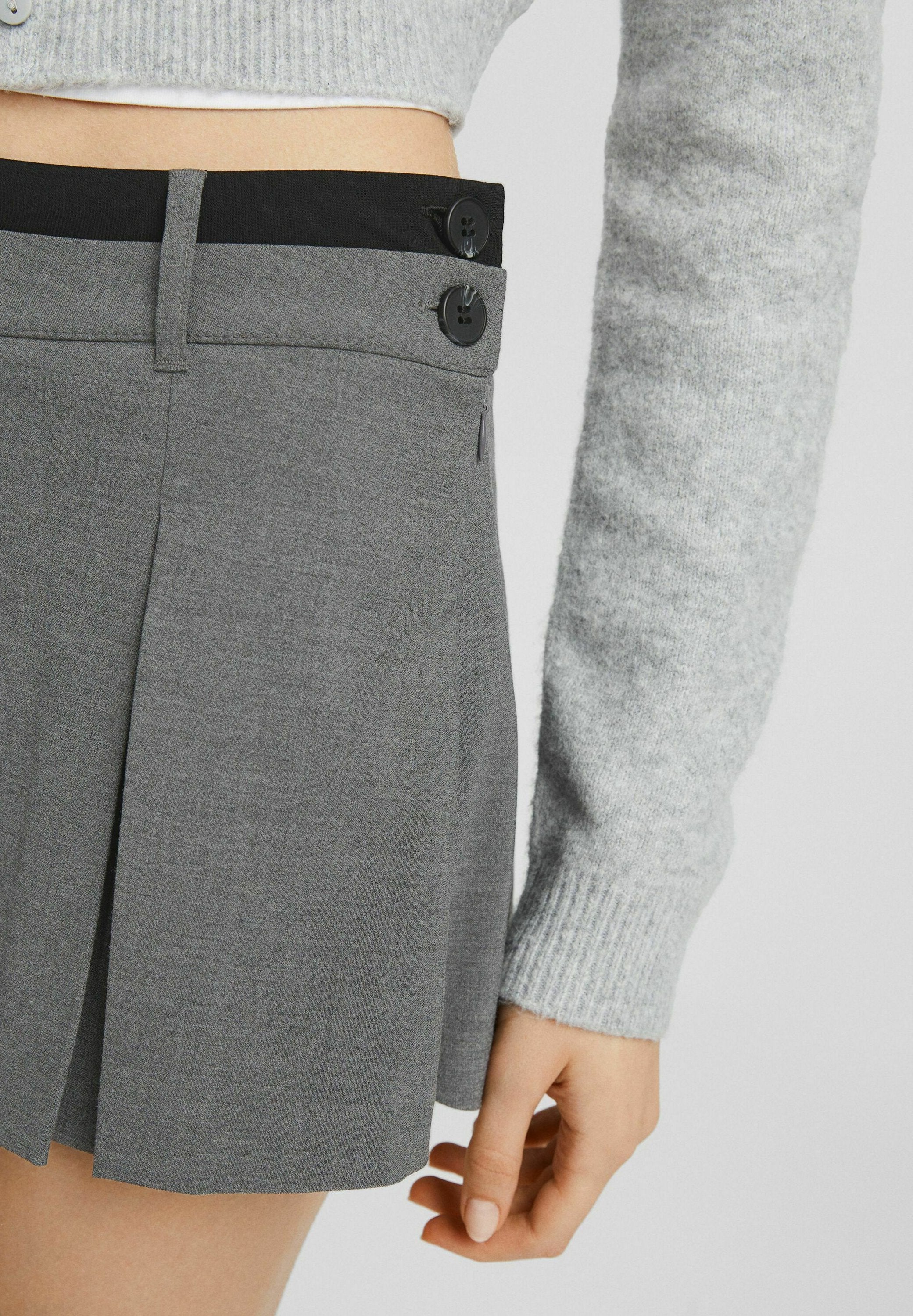 Bershka TAILORED-FIT