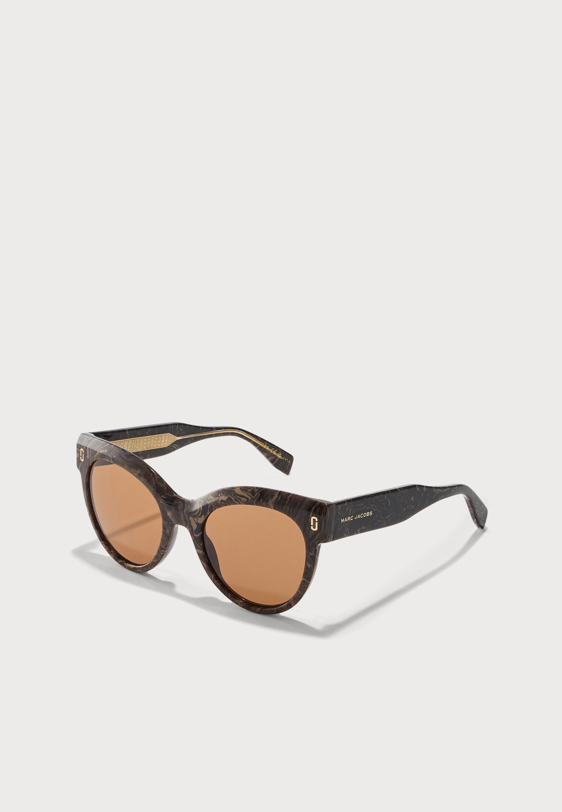 MARC JACOBS