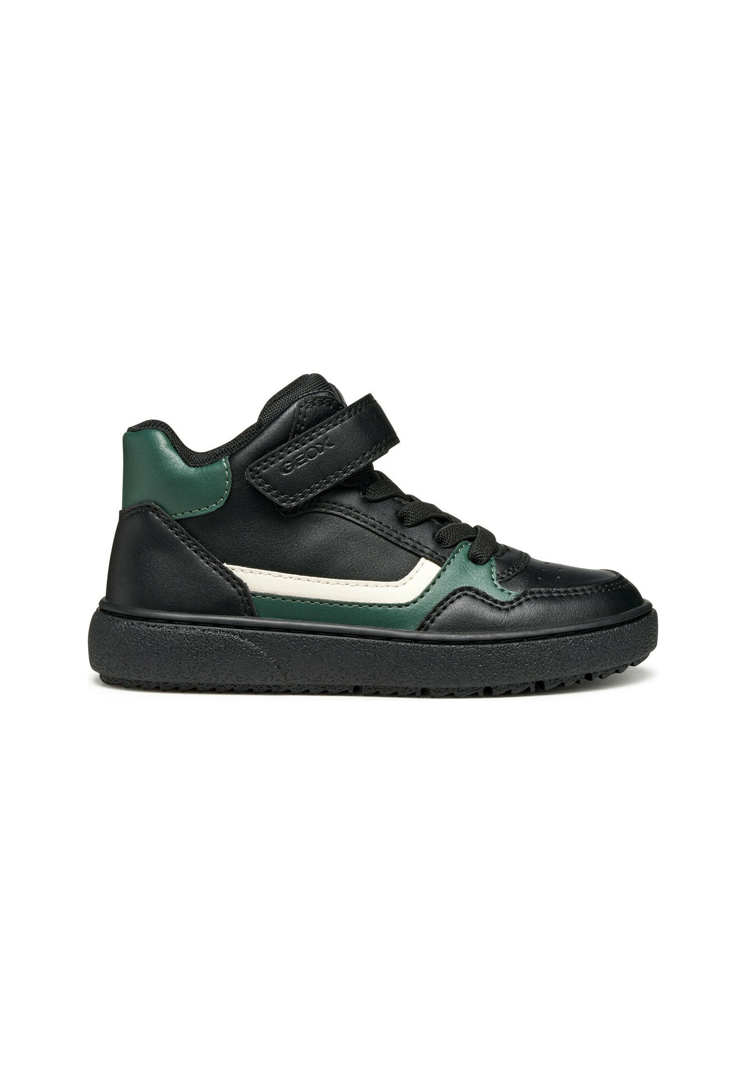 Schwarzer High-Top-Sneaker mit grünen und weißen Akzenten, aus Leder gefertigt, ausgestattet mit einem Klettverschluss und einer strukturierten Gummisohle.