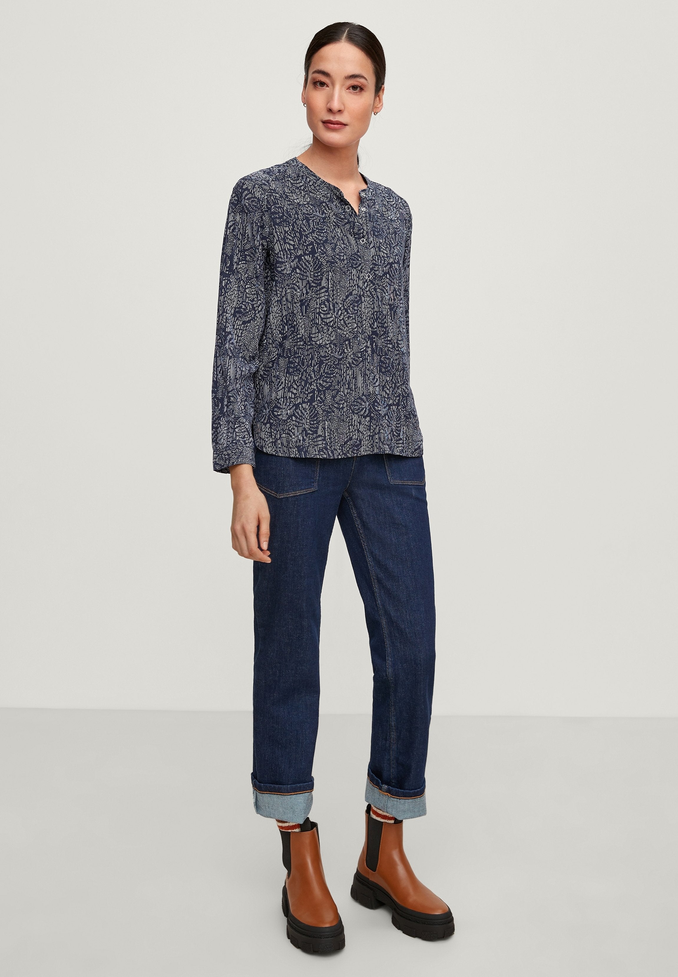 comma casual identity MIT ALLOVERMUSTER