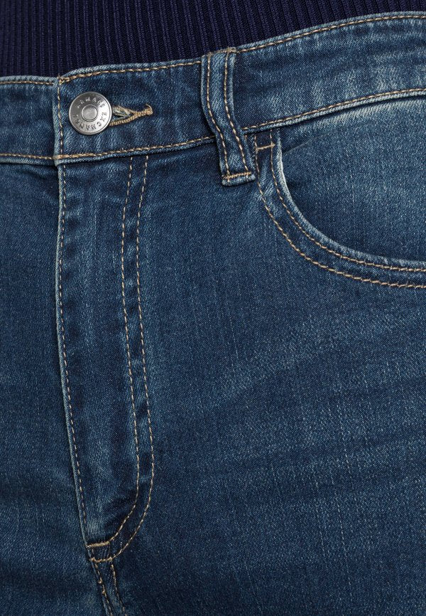 Armani Exchange