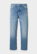 Hellblaue Jeans aus Denim mit geradem Bein, ausgestattet mit einer verwaschenen Optik, fünf Taschen und Metallknopfverschluss. Kontrastierende Nähte.