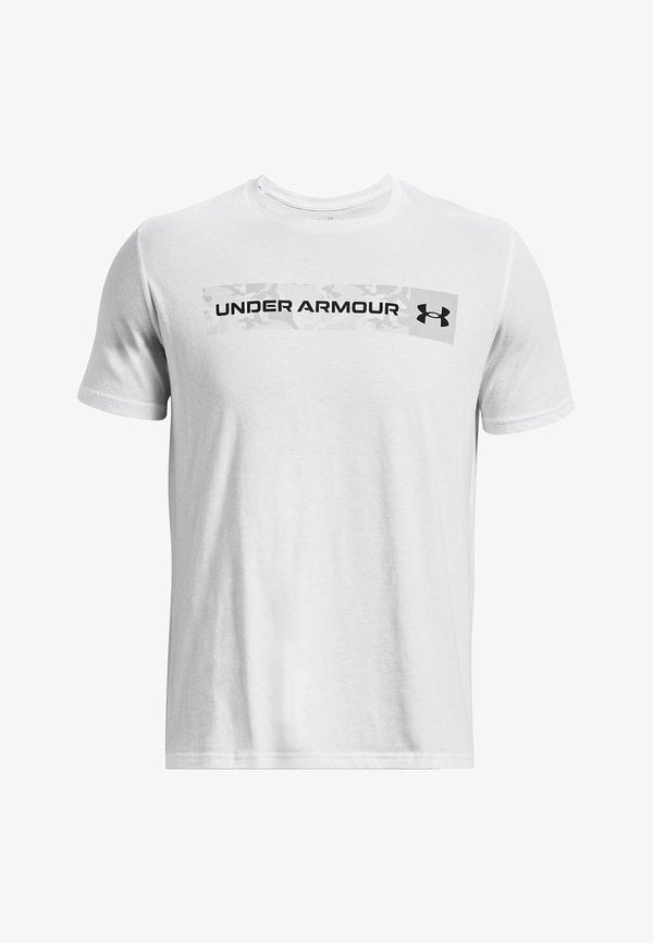 Under Armour CAMO CHEST STRIPE - Sports T-shirt - white